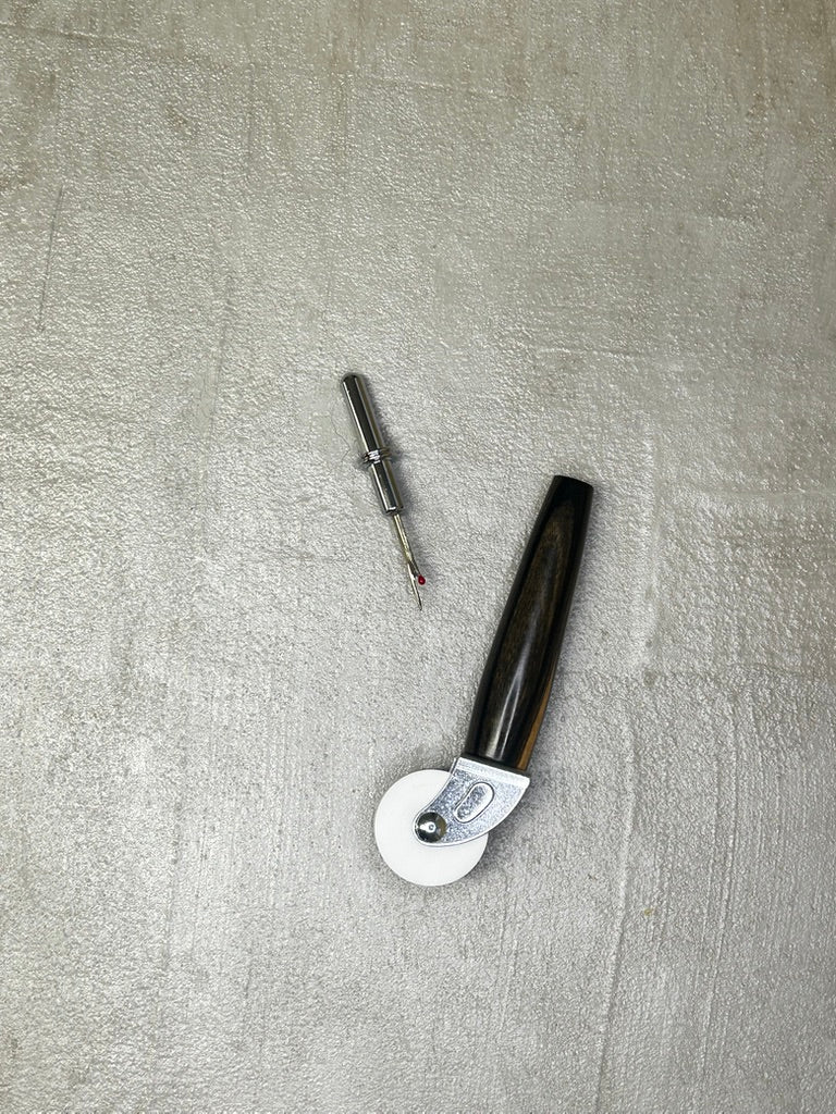 Seam Ripper + Seam Roller- Light Wood Grain